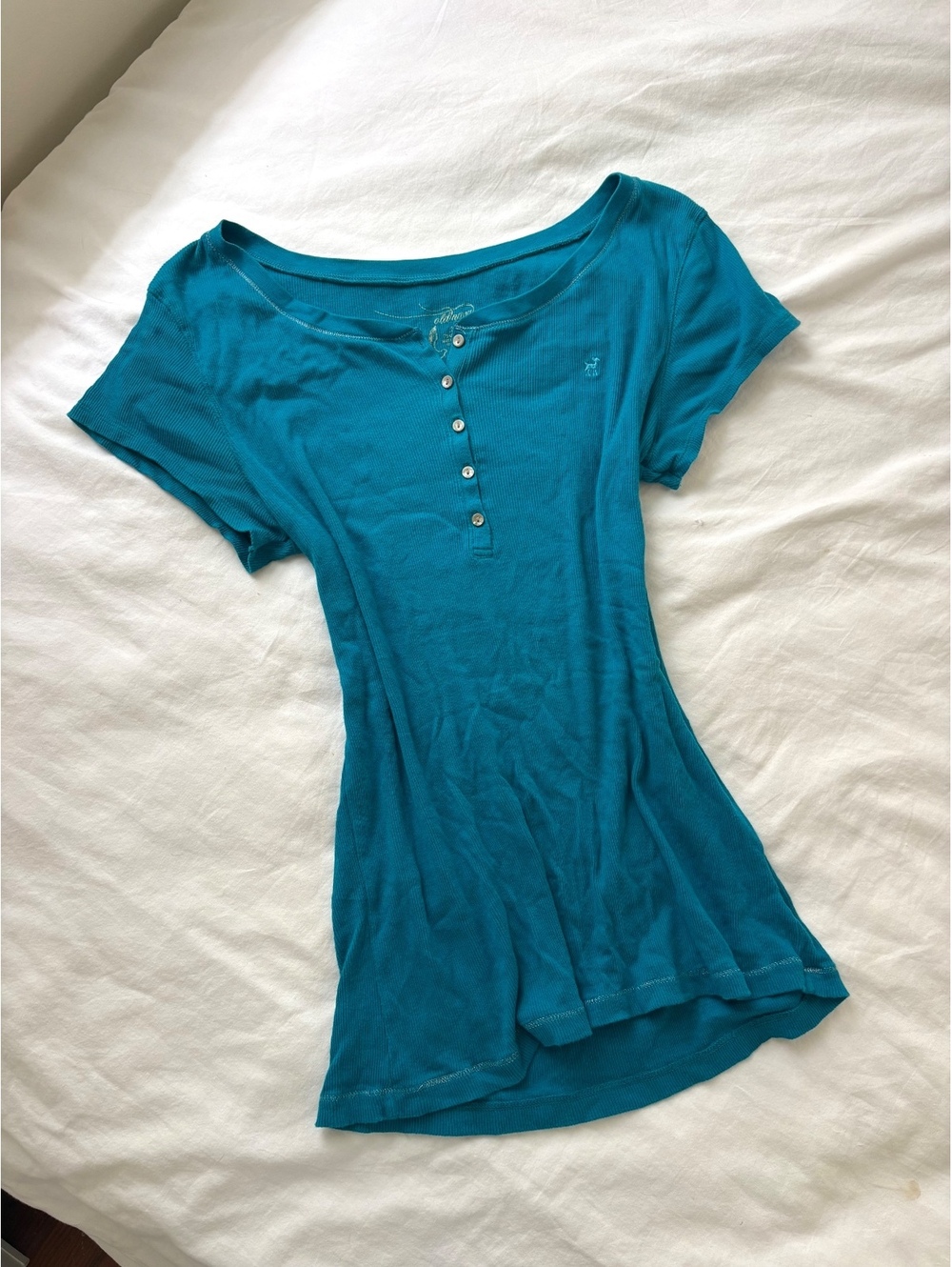 super cute vintage 2000s y2k blue top